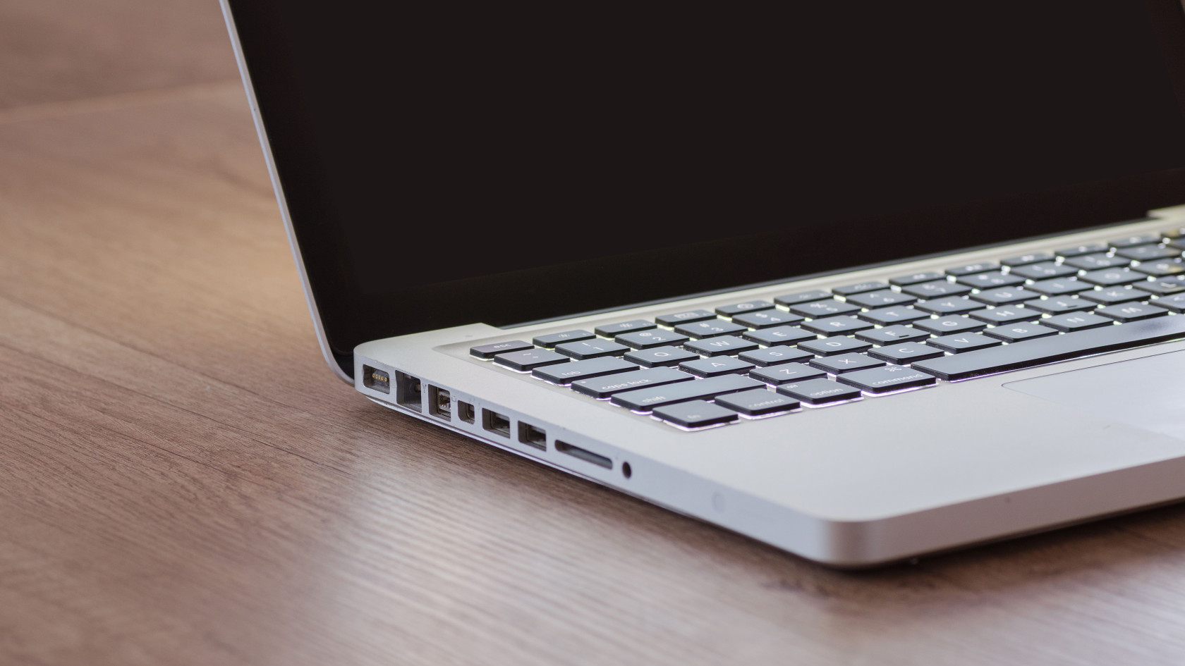 Як скинути MacBook Air до заводських налаштувань і нічого ... Image 1