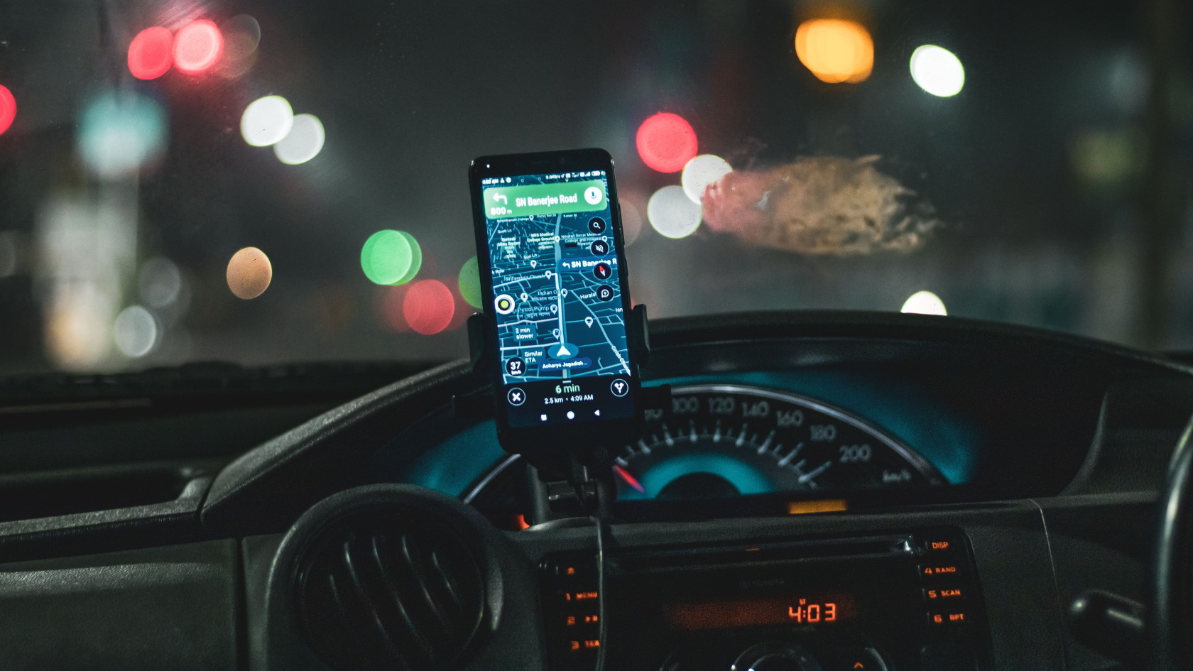 Android Auto не дає дзвонити зі згорнутого Motorola Razr