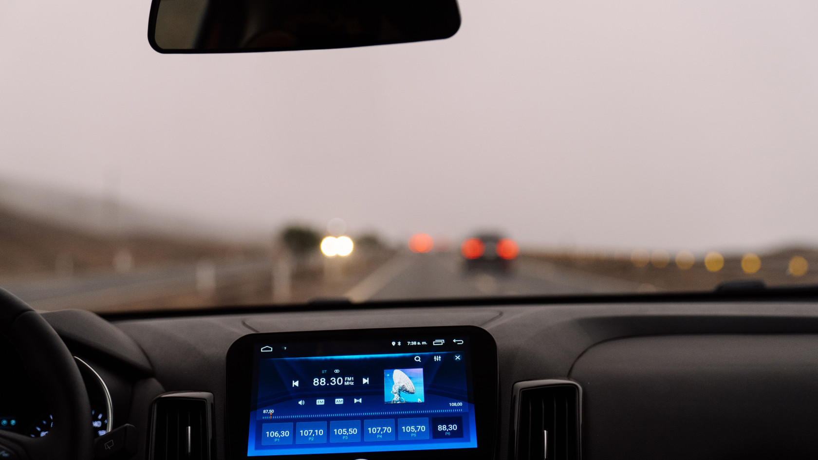 Google підтвердила оновлення Android Auto для медіа: хвиляста лінія залишається