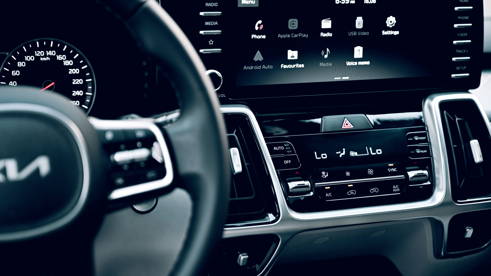 Google Maps на Pixel 11 глючить в Android Auto: мерехтить і зависає