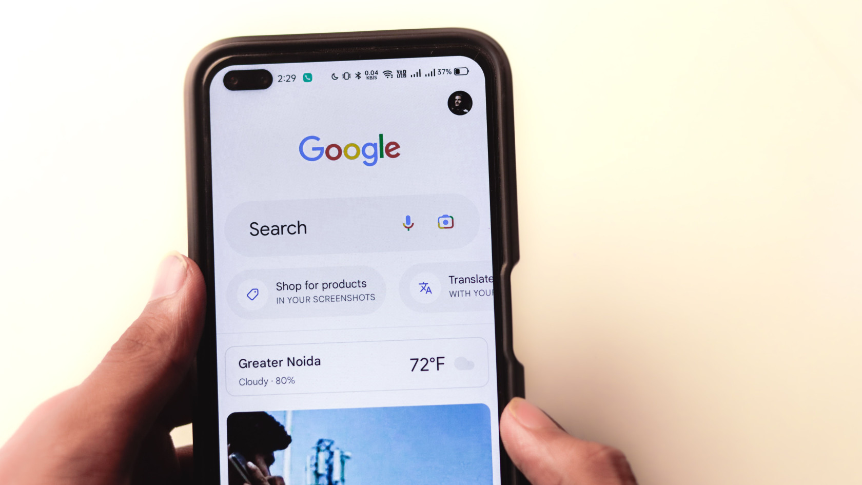 Pixel 9 отримує нові заставки з Pixel 11: годинник, погода, фото