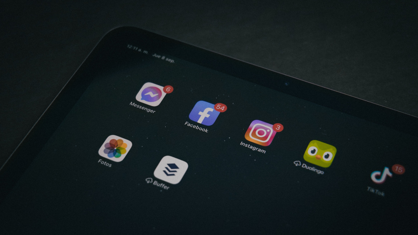 Meta Muse вийшов на iPad і навчився працювати з бізнес-сервісами